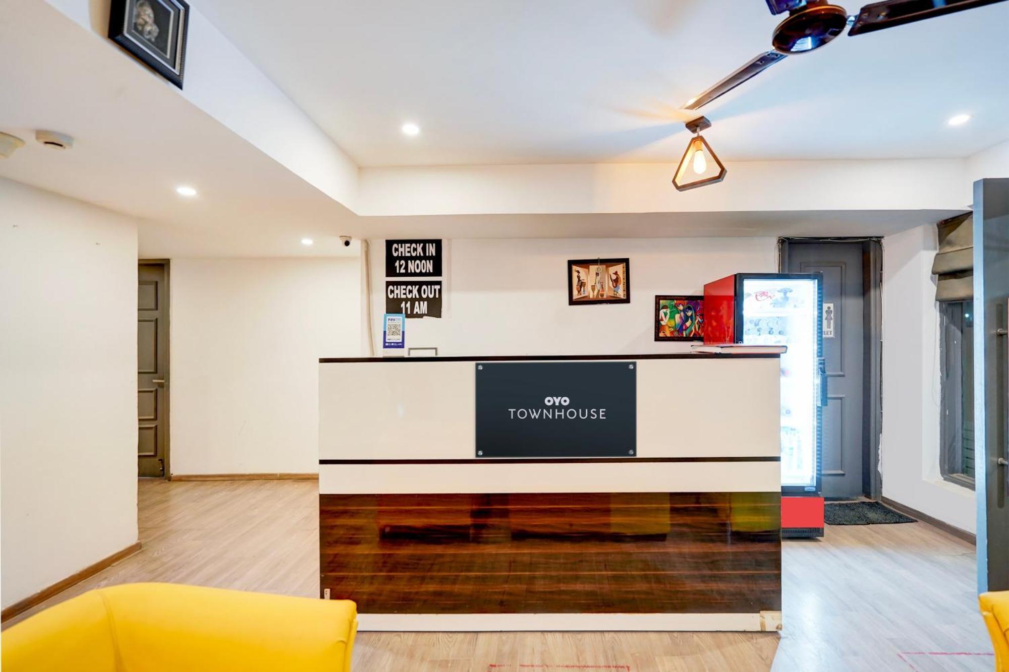 Townhouse Delight Inn グルガウン エクステリア 写真